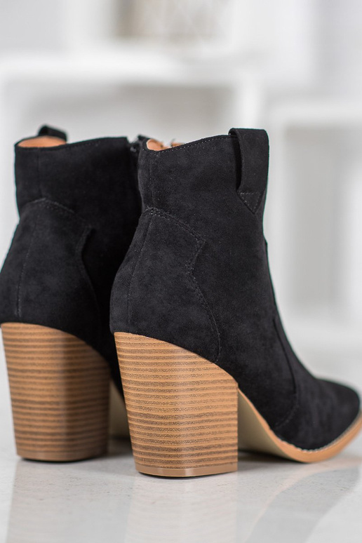 Botas de estilo cowboy com salto