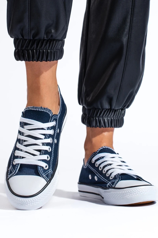 Modelo clássico de sapatos azuis...