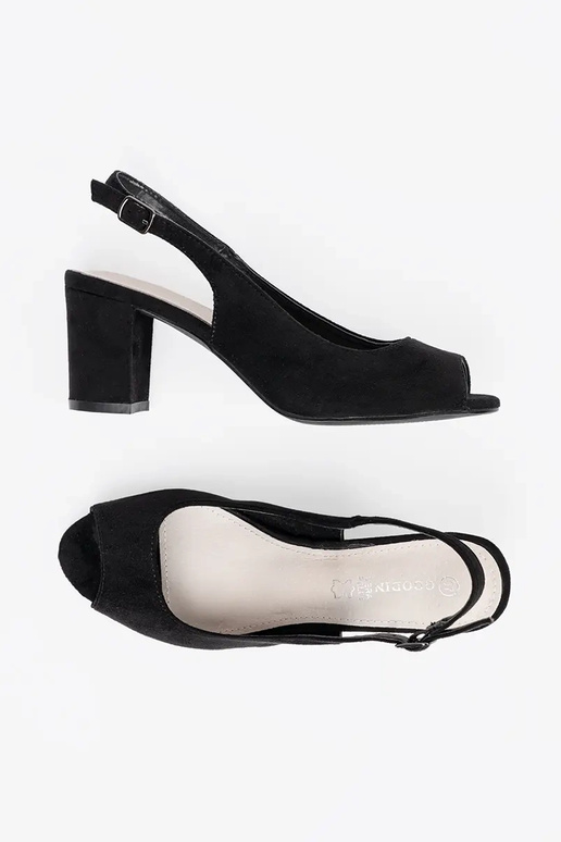 Sandálias de camurça com saltinhos Sandálias de camurça com saltinhos