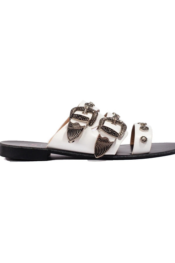 Chinelos femininos da moda...