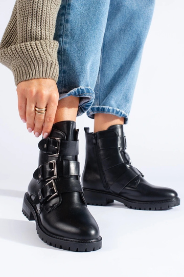 botas pretas aquecidas com... 2