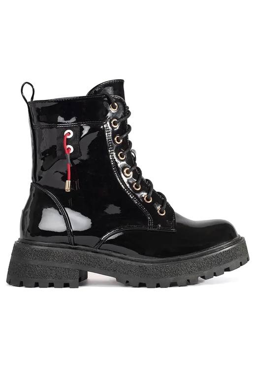 Sapatos envernizados com cadarços pretos