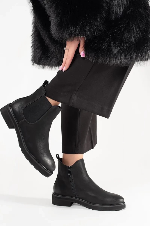 Bota preta de modelo clássico SERGIO...