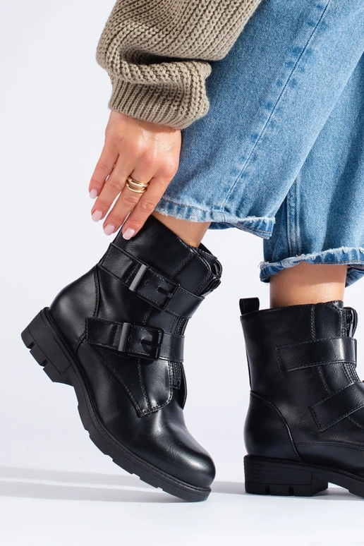 botas femininas pretas com enfeites
