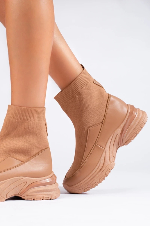 Calçados femininos estilo esportivo...