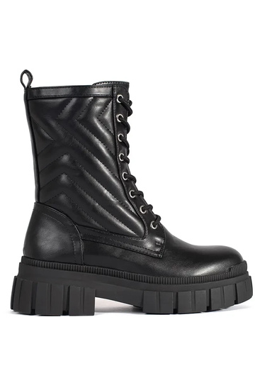 Bota com estampa de cobra