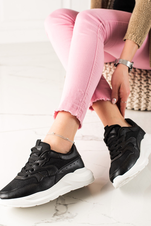 TÊNIS CLÁSSICOS PRETOS