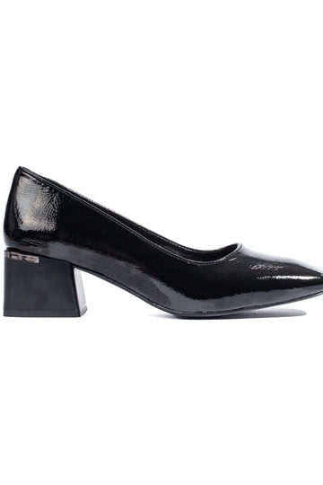 Sapatos de salto alto...