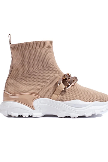 Modelo de tênis com...