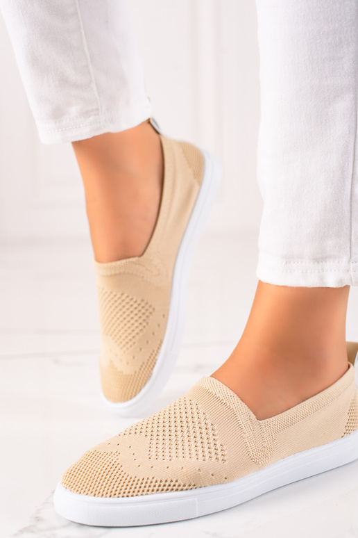 com elementos vazados Sapatos... com elementos vazados Sapatos...