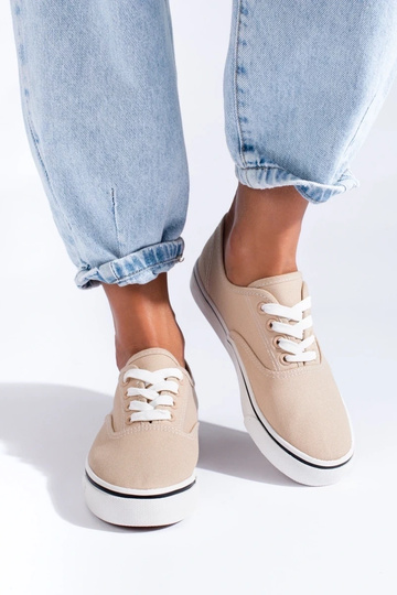 Calçado modelo esportivo... 2