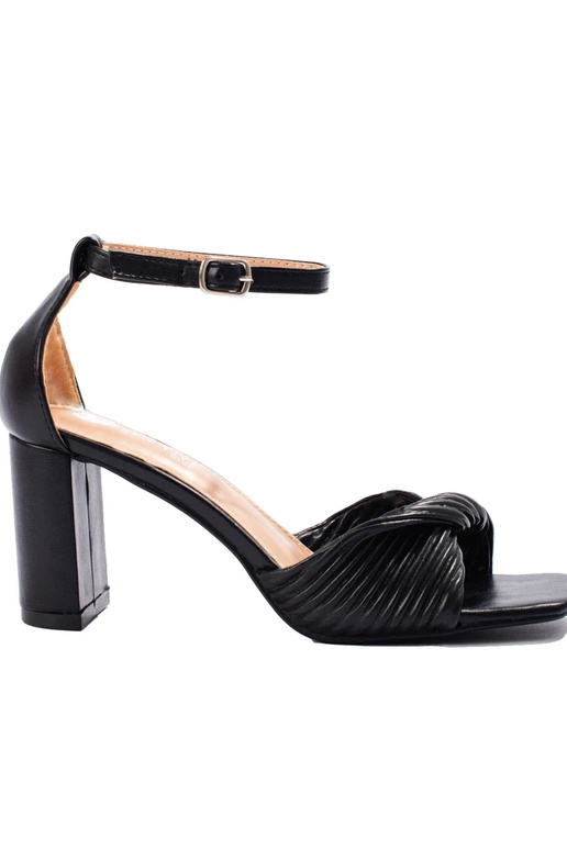 sandálias de salto preto