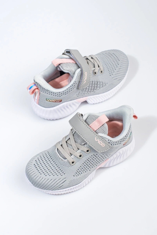 Tênis modelo sapatos Vico cor cinza... Tênis modelo sapatos Vico cor cinza...