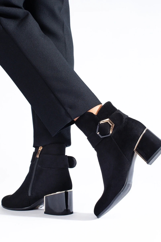 Sapatos femininos de estilo elegante... Sapatos femininos de estilo elegante...