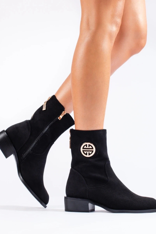 sapatos femininos altos de camurça preta