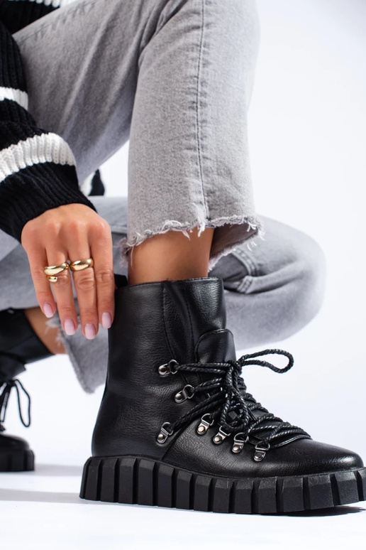 sapatos femininos pretos com...