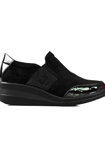 Tênis slip on feminino...