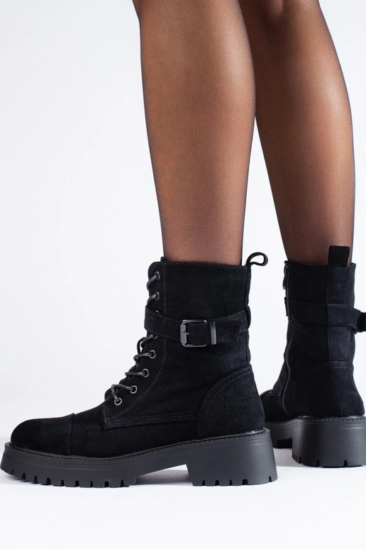 Botas de camurça com fivelas Botas de camurça com fivelas