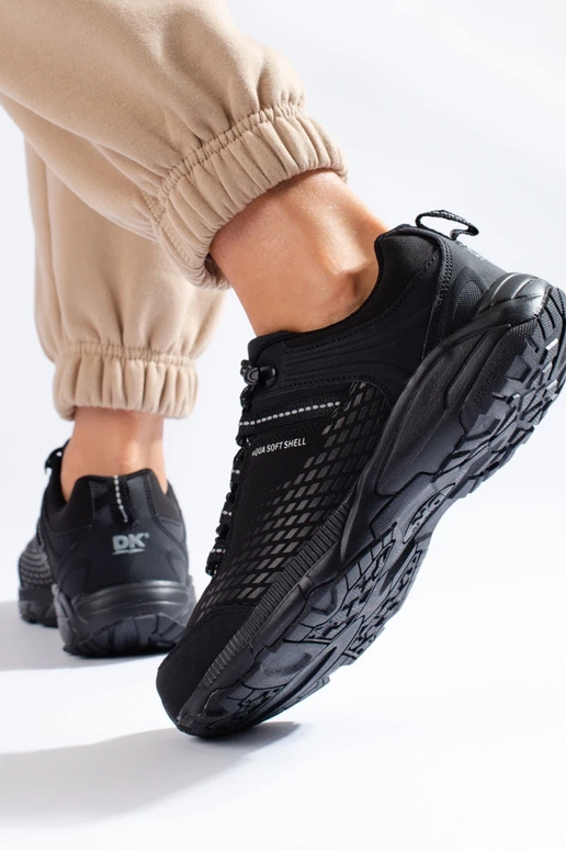 Sapatos de trekking com sola grossa... Sapatos de trekking com sola grossa...