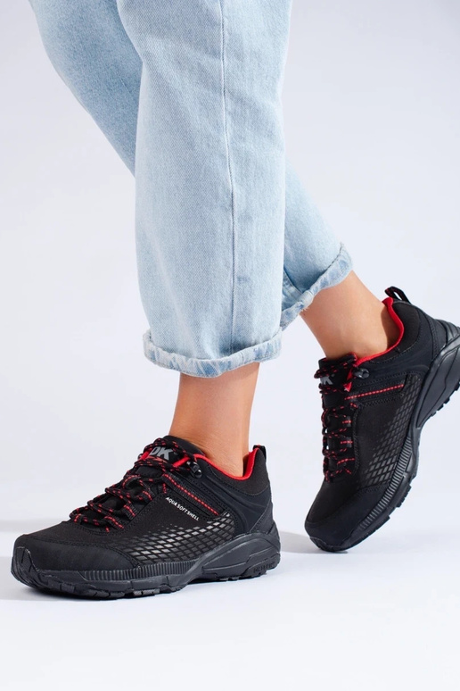 Sapatos de trekking com sola grossa...