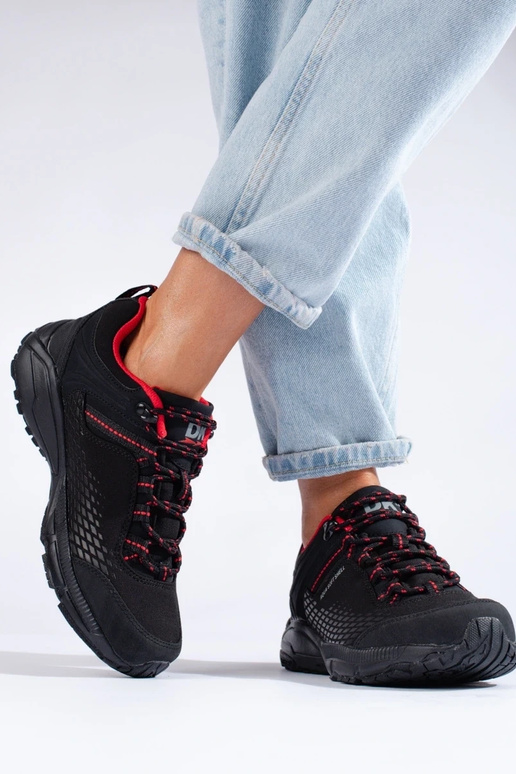 Sapatos de trekking com sola grossa...