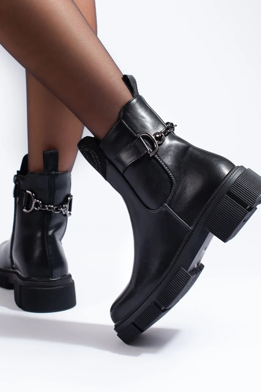 sapatos femininos pretos com isolamento