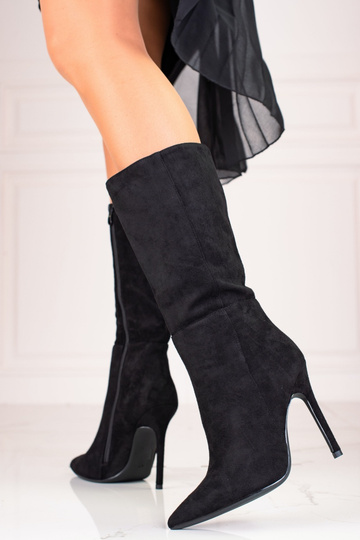 Botas pretas de salto alto 2