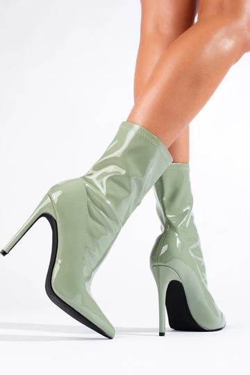 Botins femininos de salto... 2