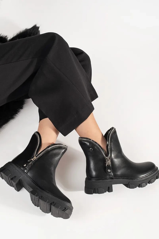 Botins femininos com plataforma grossa