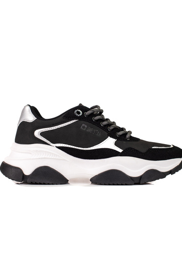 Sapatos modelo Big Star...