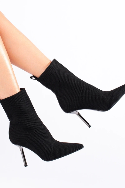 Sapatos femininos de salto alto justos