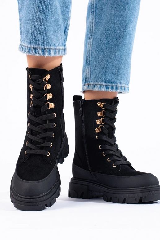 Botas femininas com plataforma na cor... Botas femininas com plataforma na cor...