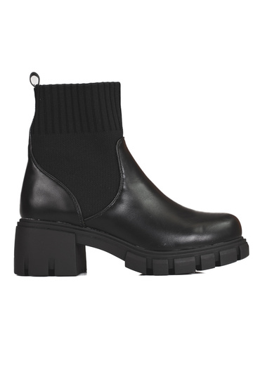 sapatos femininos pretos...