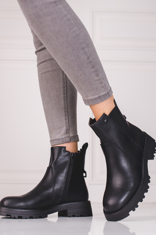 sapatos femininos pretos feitos de...