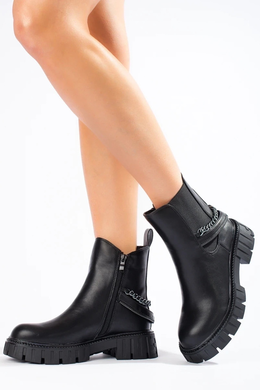 Sapatos femininos com corrente na cor... Sapatos femininos com corrente na cor...