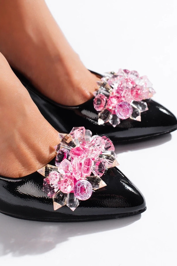 salto alto preto com... 2