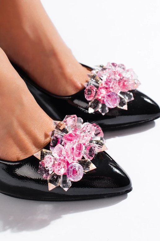 salto alto preto com detalhes... salto alto preto com detalhes...