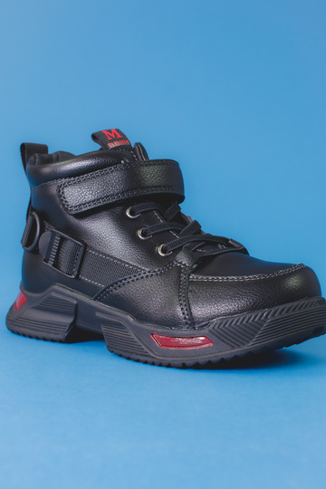 Botas pretas para menino 2