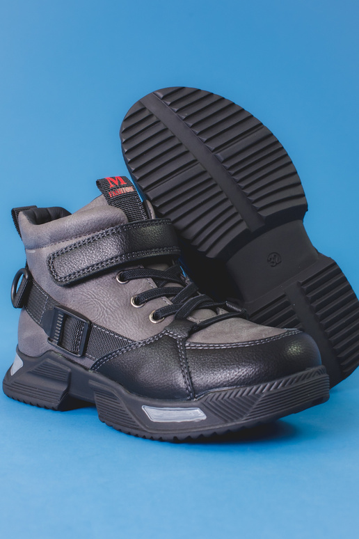 Botas para menino na cor cinza