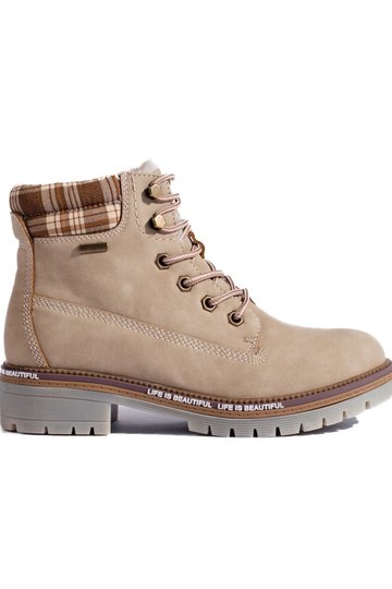 sapatos femininos na cor...