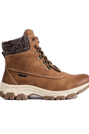 botas marrons com plataforma