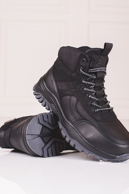 Botas masculinas com pelúcia na cor...