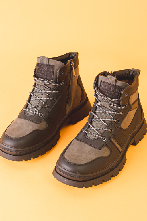 Botas masculinas isoladas em pele na...