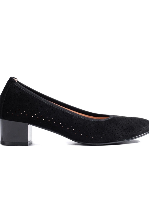 com elementos vazados de salto alto... com elementos vazados de salto alto...