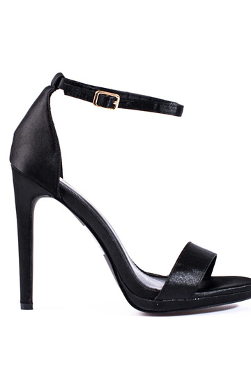 Sandálias clássicas pretas...