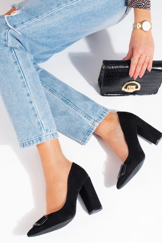 Sapatos de salto alto em camurça... Sapatos de salto alto em camurça...