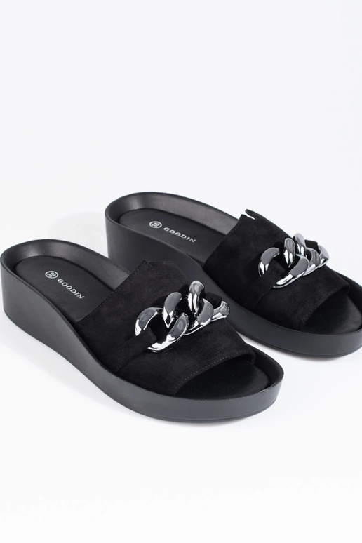 Chinelos pretos com plataforma... Chinelos pretos com plataforma...