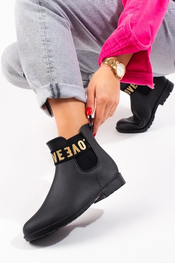 botas curtas pretas de... 2