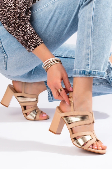 Sandália com salto bege -... 2