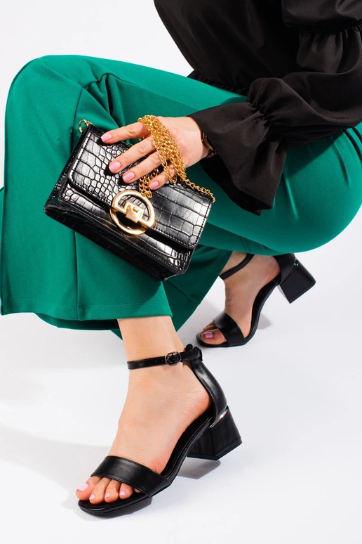 sandálias pretas com salto baixo Vinceza sandálias pretas com salto baixo Vinceza